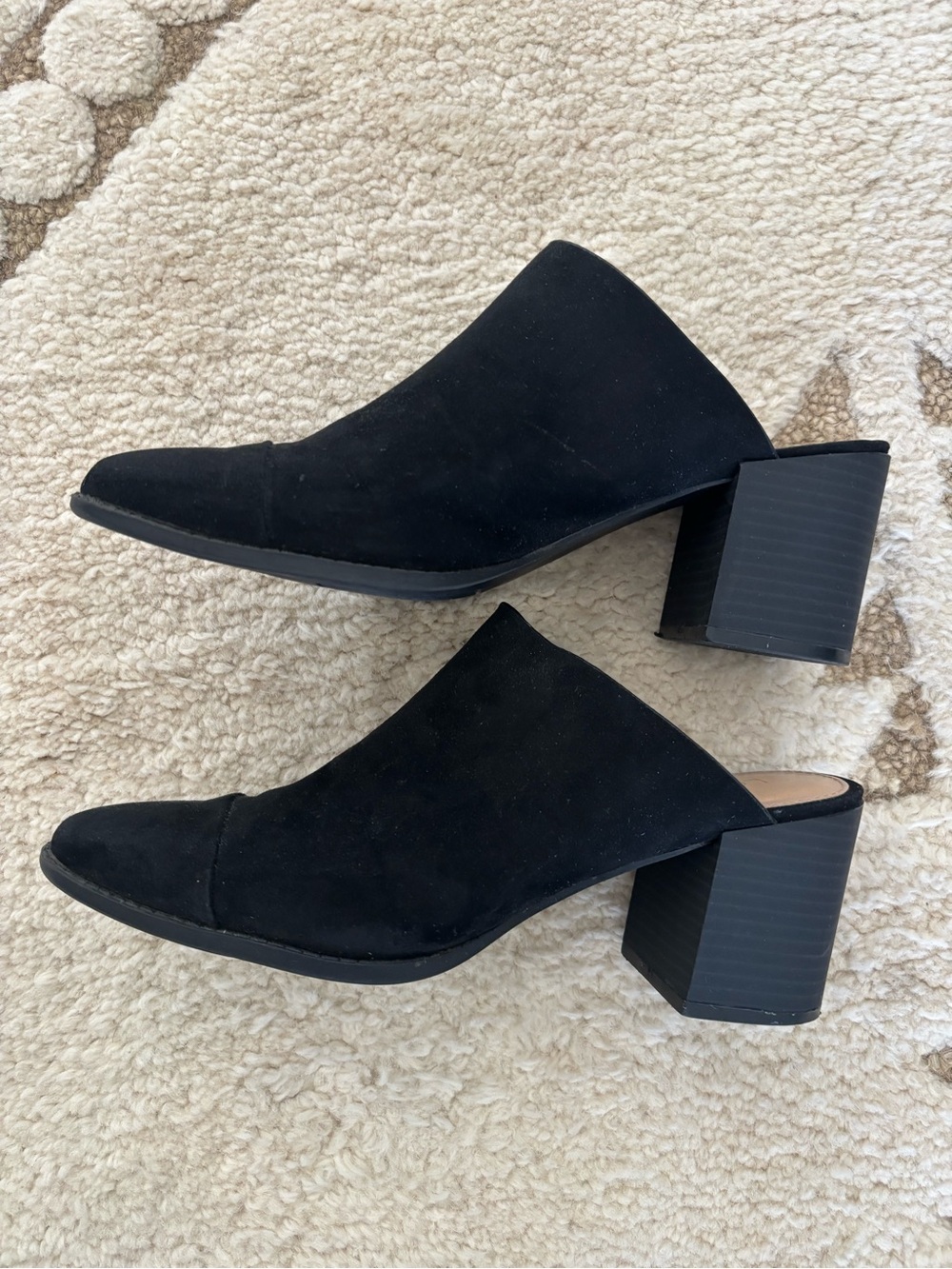 LC Lauren Conrad Black Suede Block Heel Mules - Picture 2 of 9